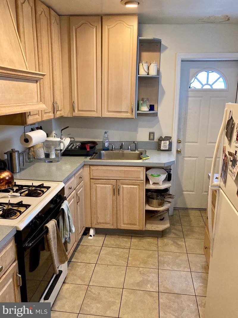 525 Wildey St, Philadelphia PA  19125-4240 exterior