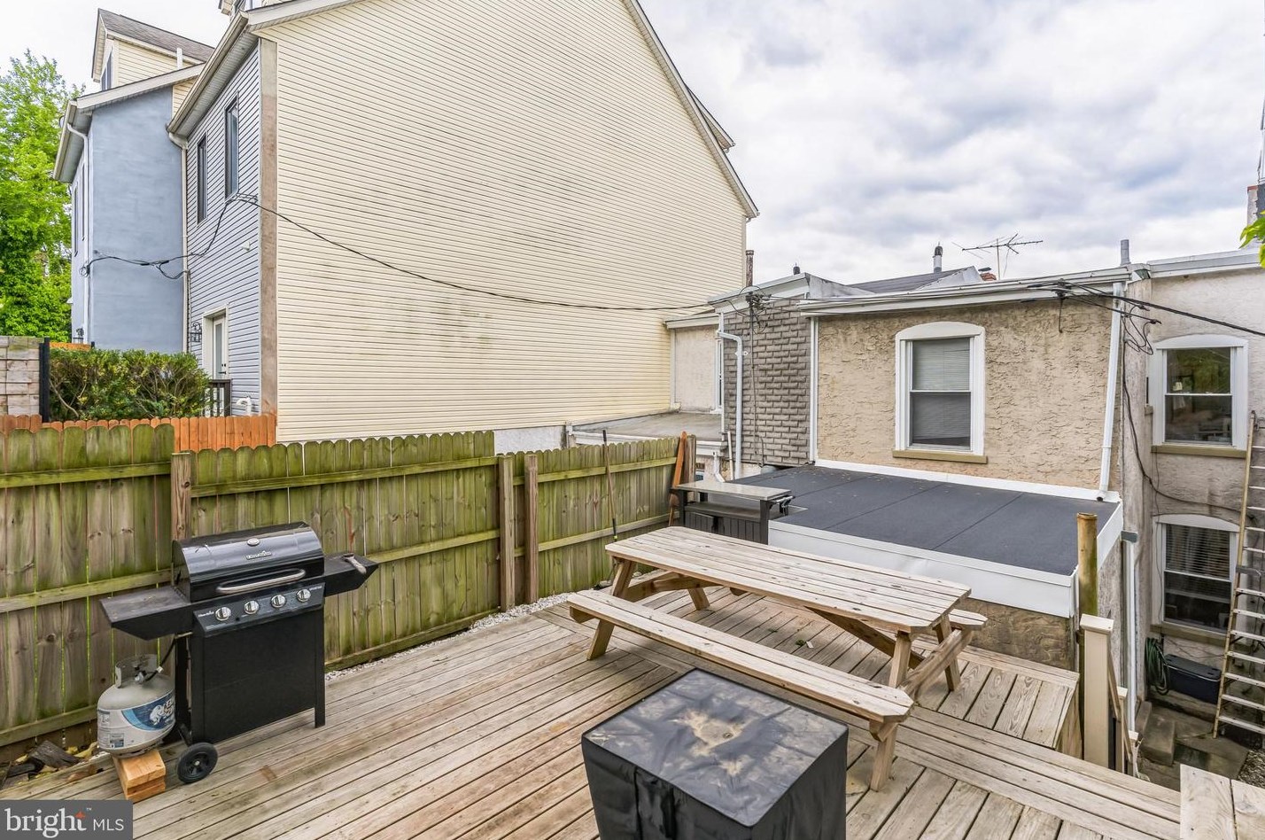 3929 Dexter St, Philadelphia PA  19128-5217 exterior