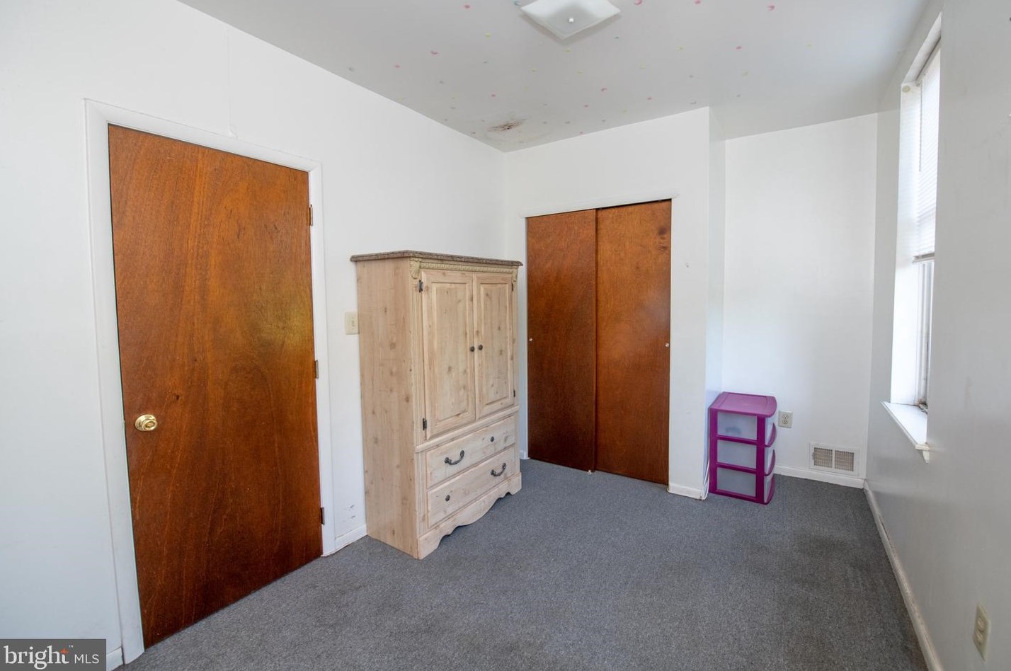 422 Huntingdon St, Philadelphia PA 19133-2619 exterior