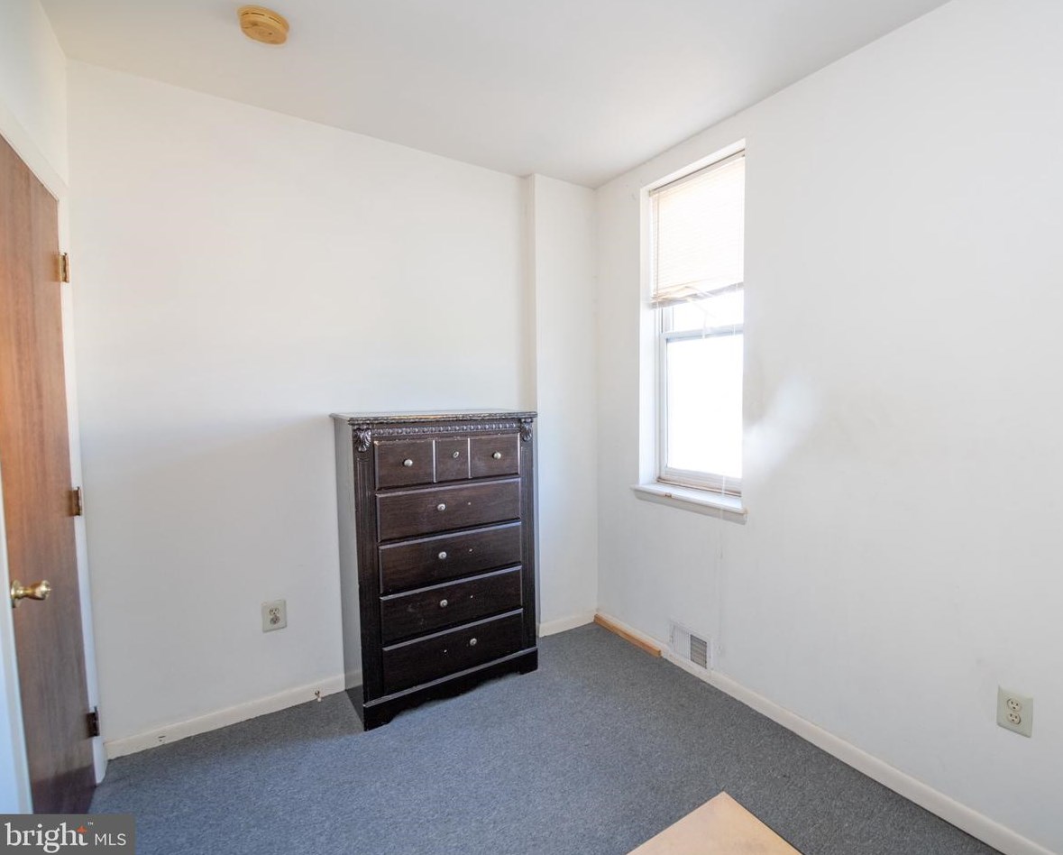 422 Huntingdon St, Philadelphia PA 19133-2619 exterior