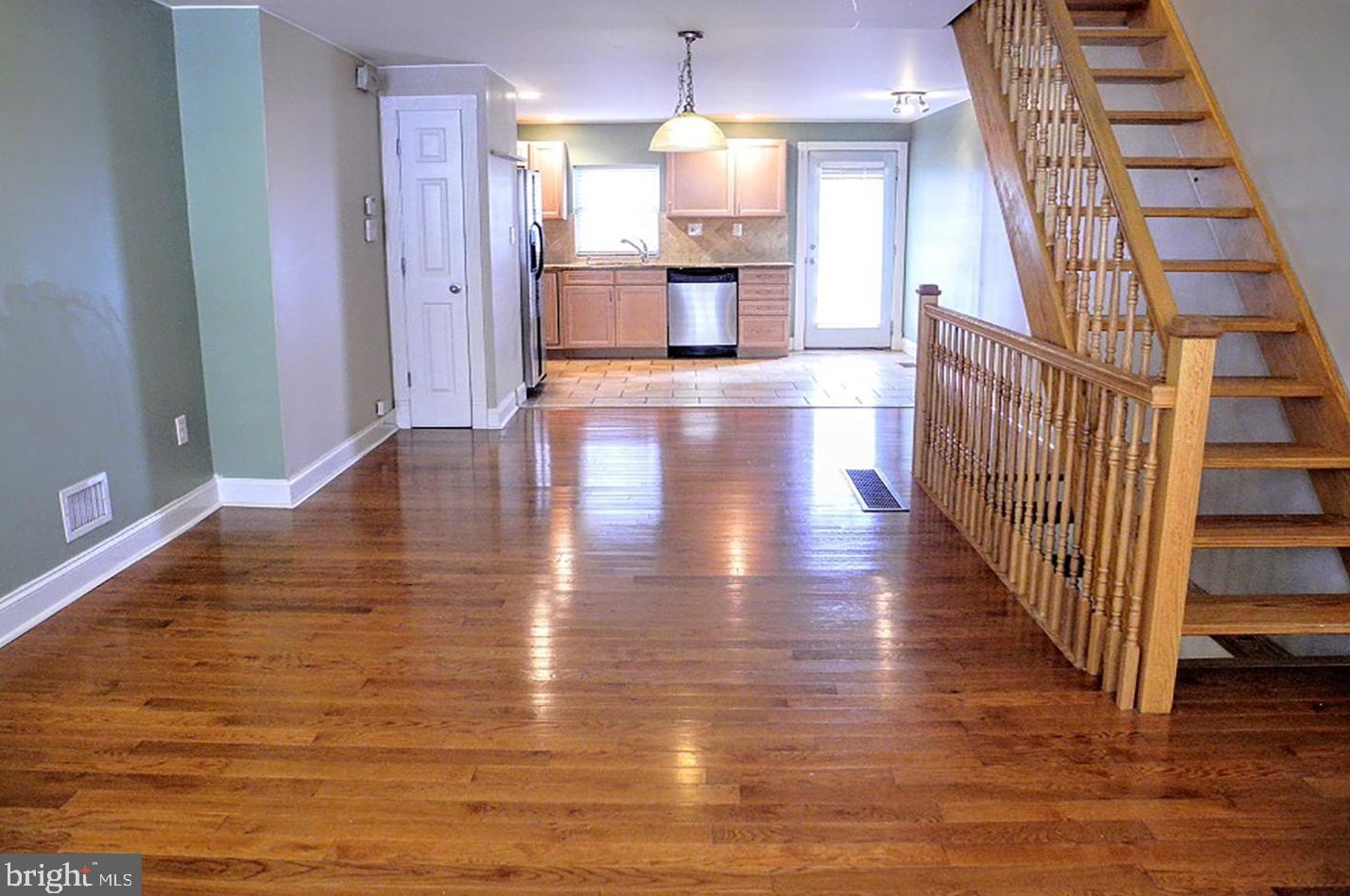 916 Mountain St, Philadelphia PA  19148-1118 exterior