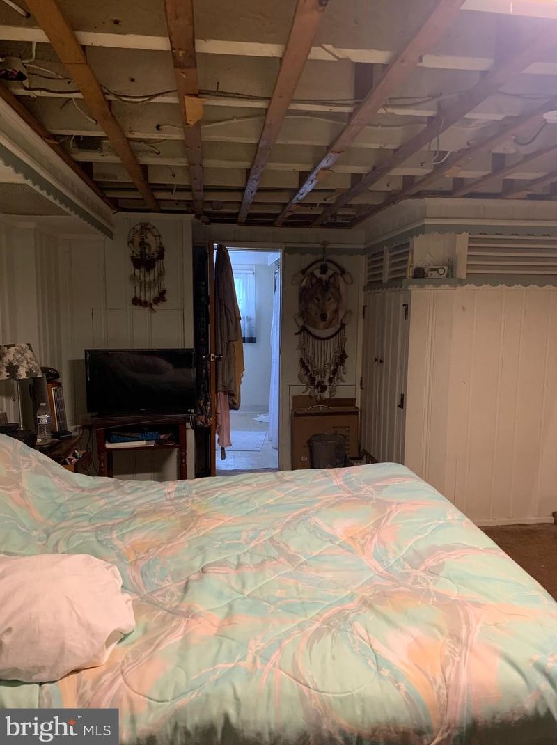 650 Wendover St, Philadelphia PA 19128-1719 exterior