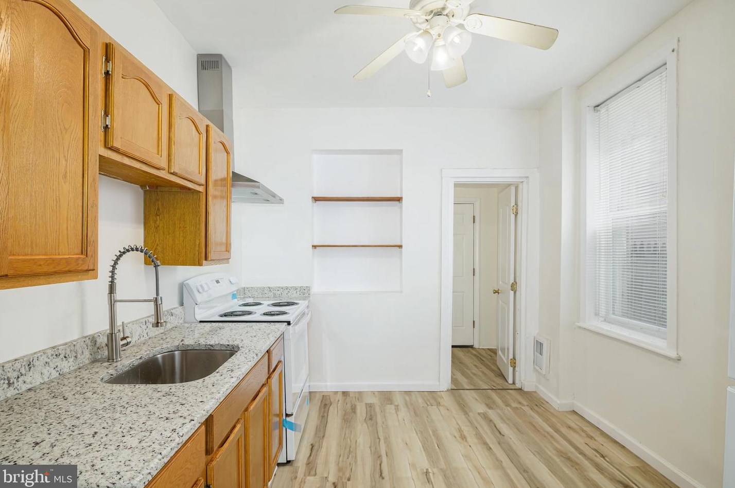 635 Russell St, Philadelphia PA  19140-5518 exterior