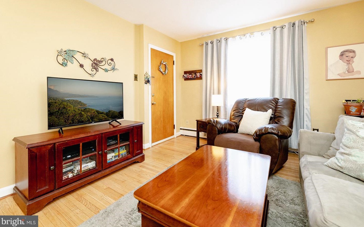 1906 Arthur St, Philadelphia PA 19111-2353 exterior