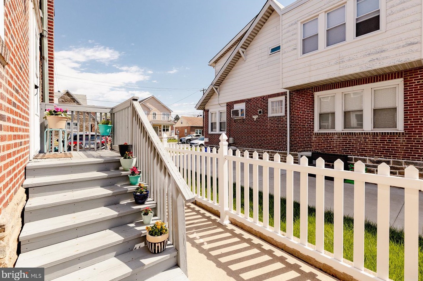 1906 Arthur St, Philadelphia PA 19111-2353 exterior