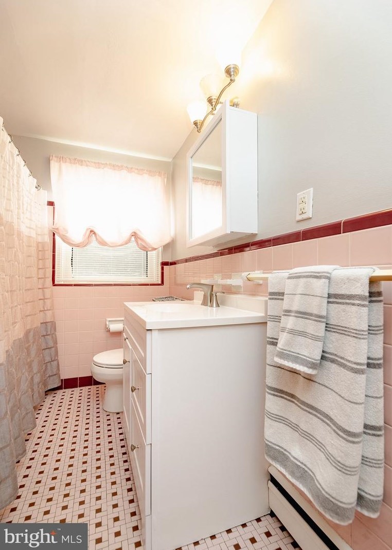 1906 Arthur St, Philadelphia PA 19111-2353 exterior