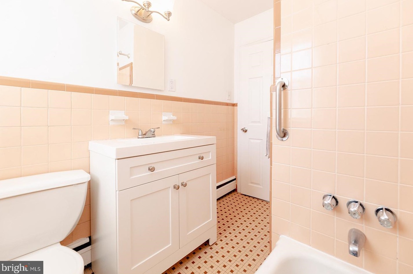 1906 Arthur St, Philadelphia PA 19111-2353 exterior