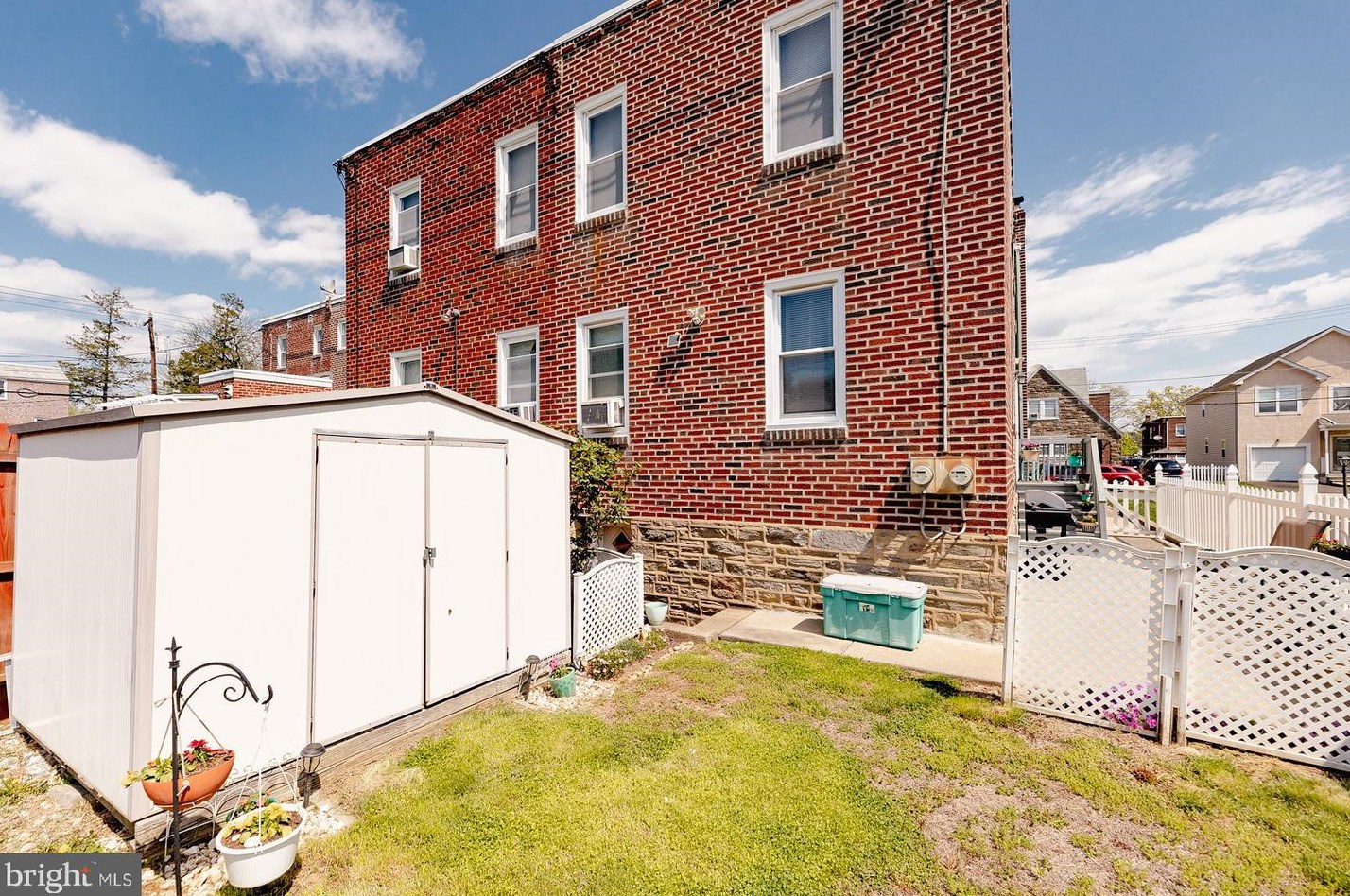 1906 Arthur St, Philadelphia PA 19111-2353 exterior