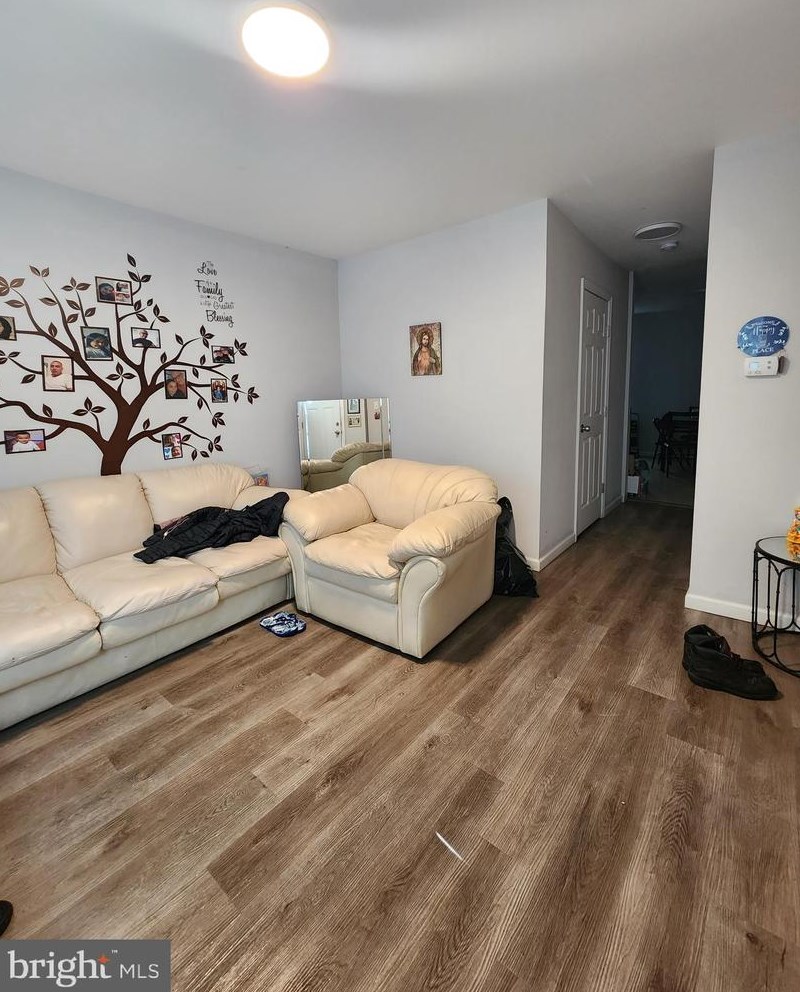 565 Van Kirk St, Philadelphia PA 19135-4011 exterior