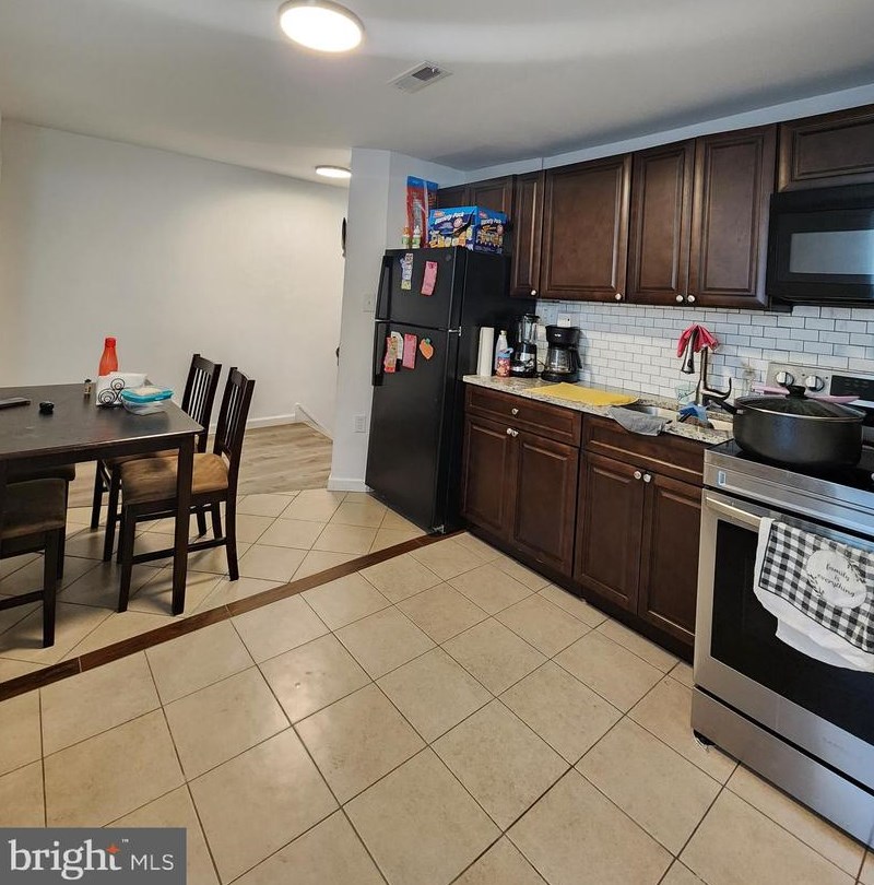 565 Van Kirk St, Philadelphia PA 19135-4011 exterior