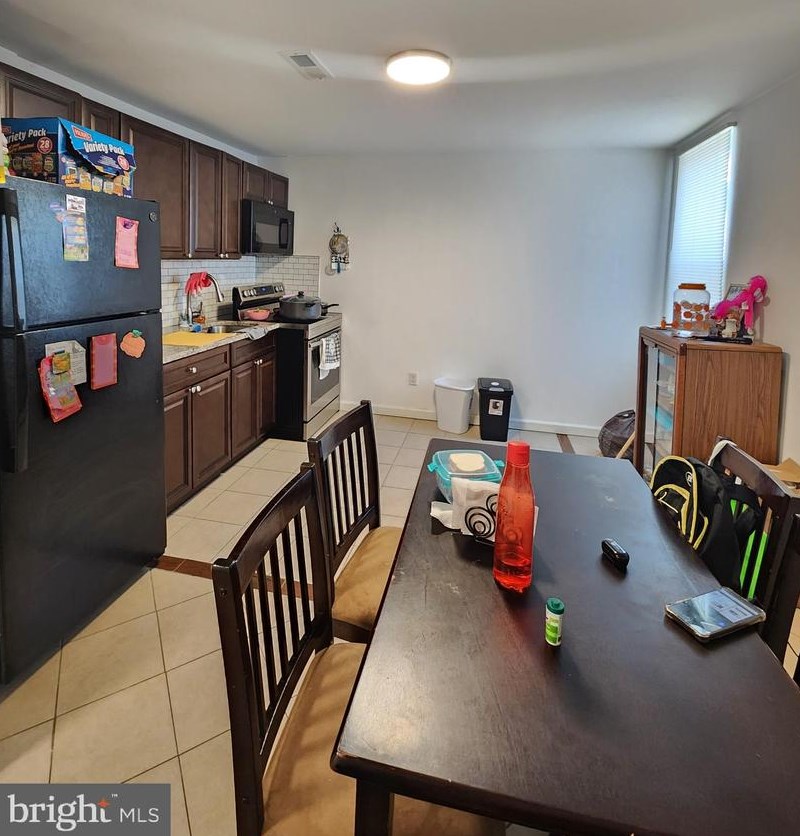 565 Van Kirk St, Philadelphia PA 19135-4011 exterior