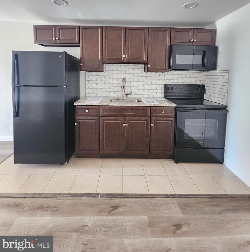 565 Van Kirk St, Philadelphia PA 19135-4011 exterior