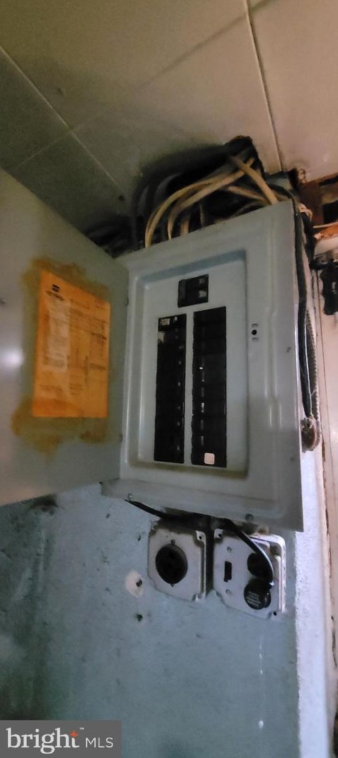 1849 Benson St, Philadelphia PA 19111-1930 exterior