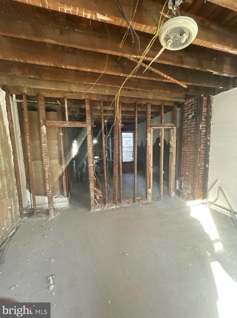 2037 Susquehanna Ave, Philadelphia PA 19121-0013 exterior