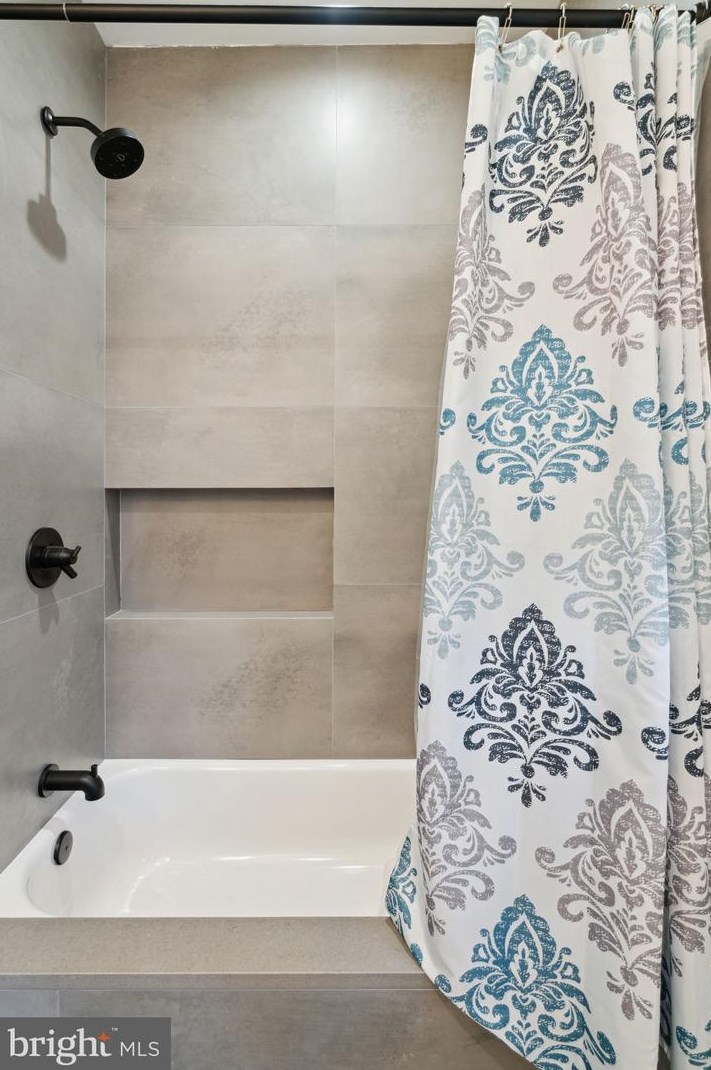 1232 Leopard St, Philadelphia PA  19125-3912 exterior