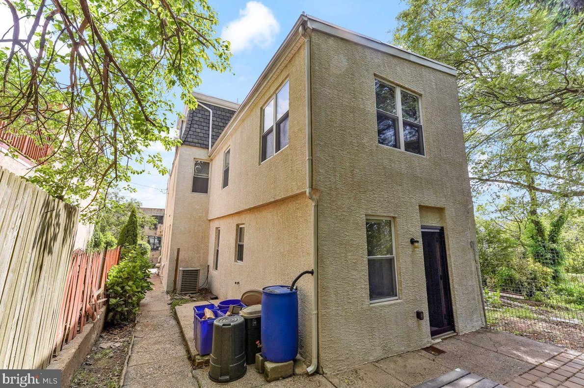 4114 Pechin St, Philadelphia PA  19128-3514 exterior
