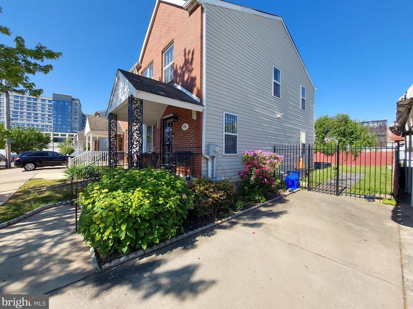 810 Park Ave, Philadelphia PA  19123-1806 exterior