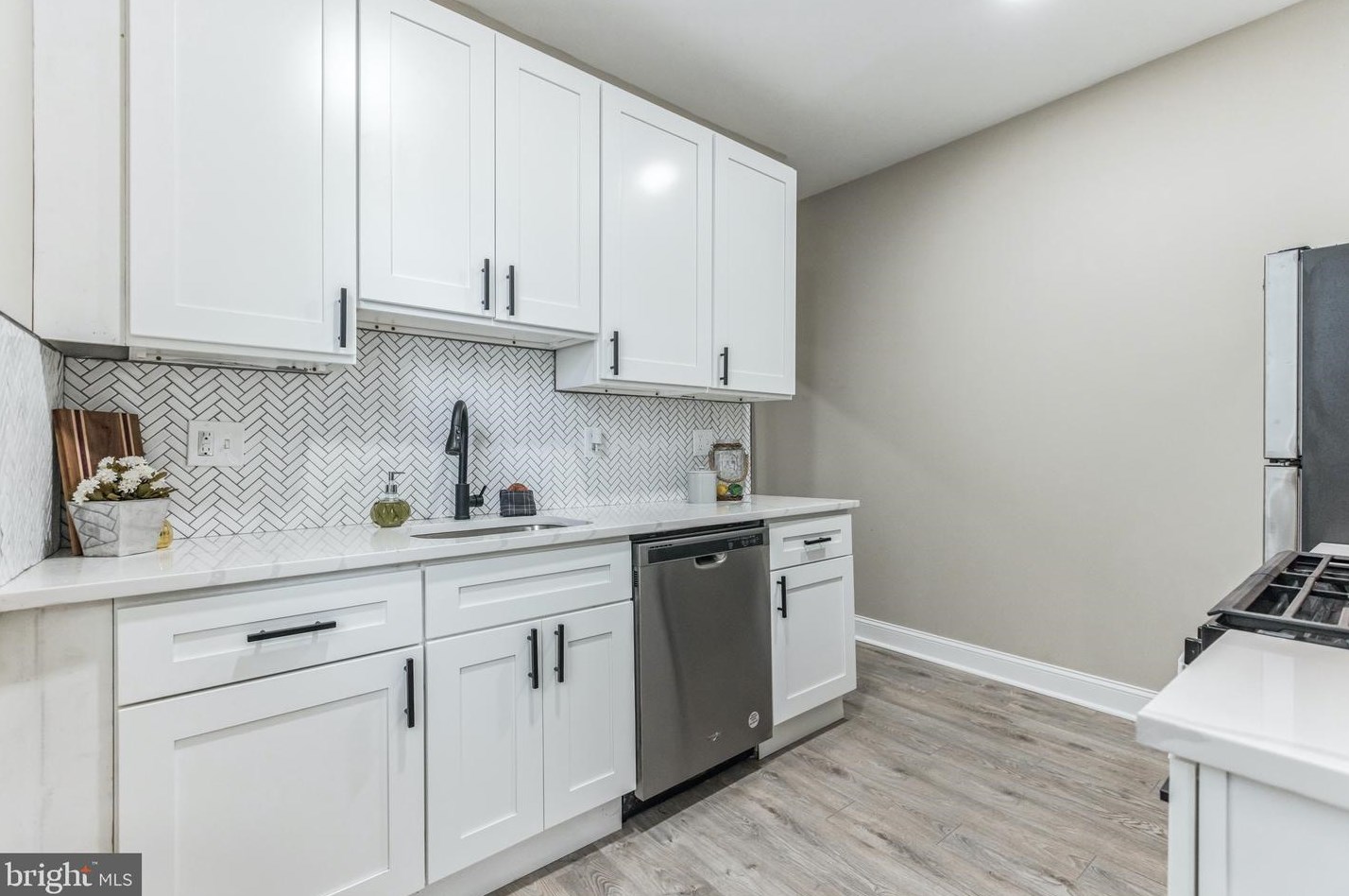 5522 7th St, Philadelphia PA 19120-2709 exterior