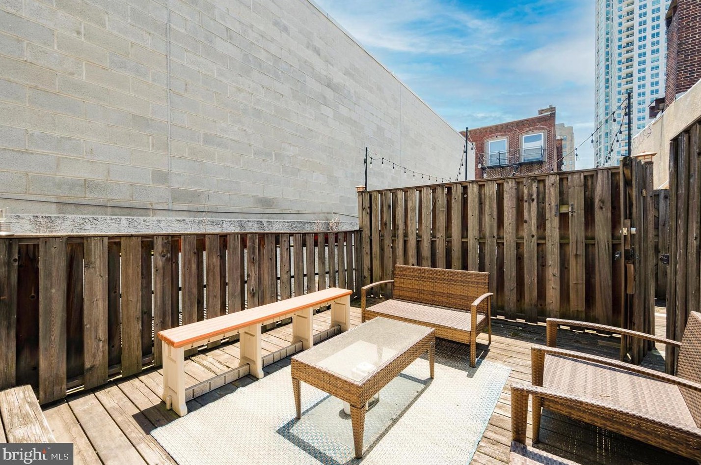 720 Chestnut St, Philadelphia PA  19106-3267 exterior