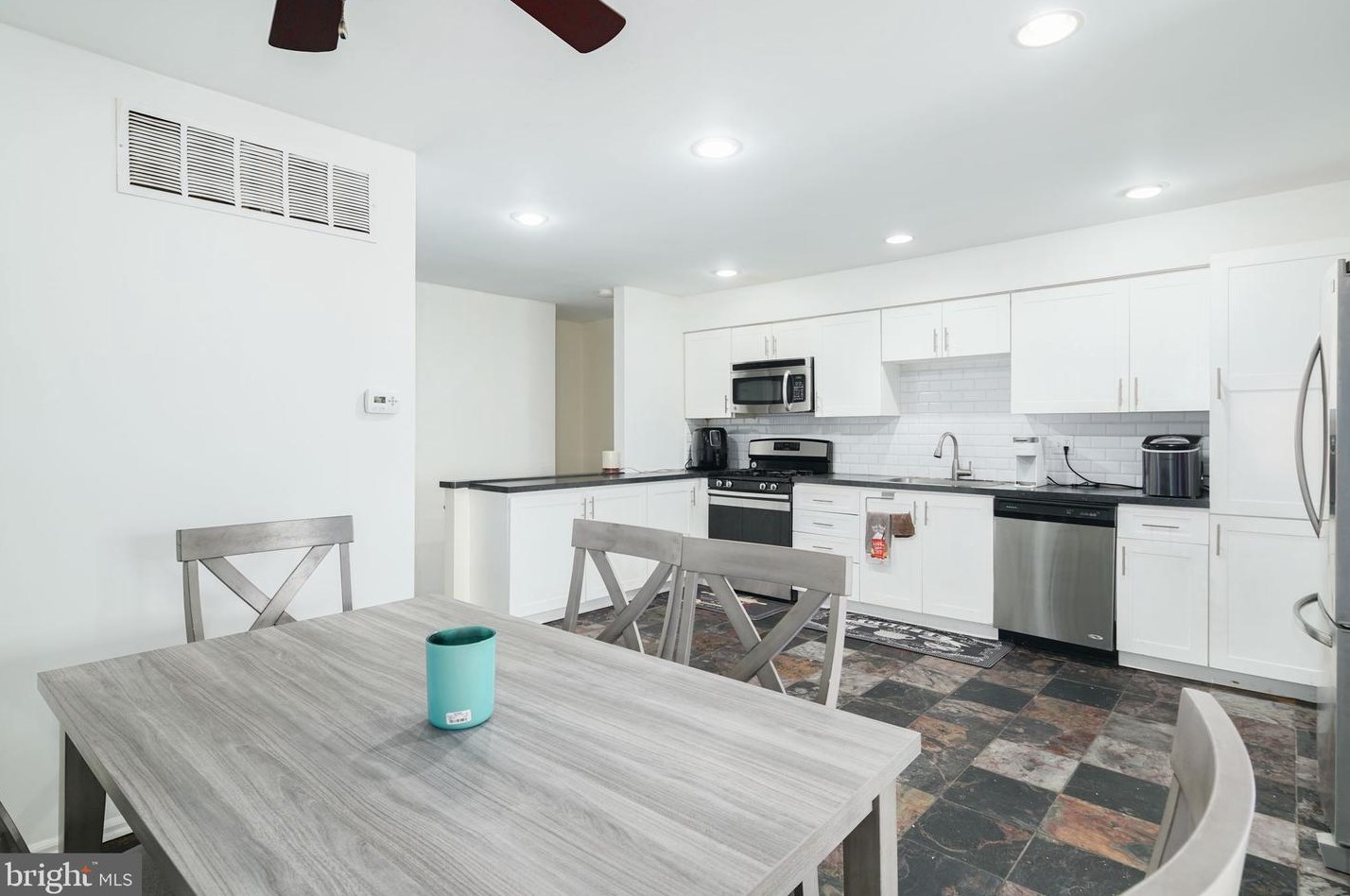 12727 Verda Dr, Philadelphia PA  19154-2045 exterior