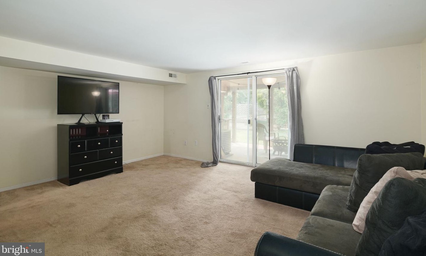 12727 Verda Dr, Philadelphia PA  19154-2045 exterior