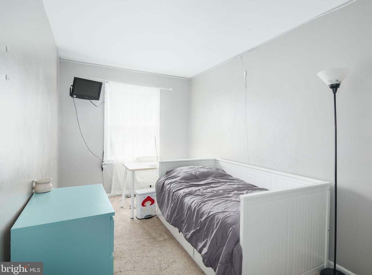 12727 Verda Dr, Philadelphia PA  19154-2045 exterior