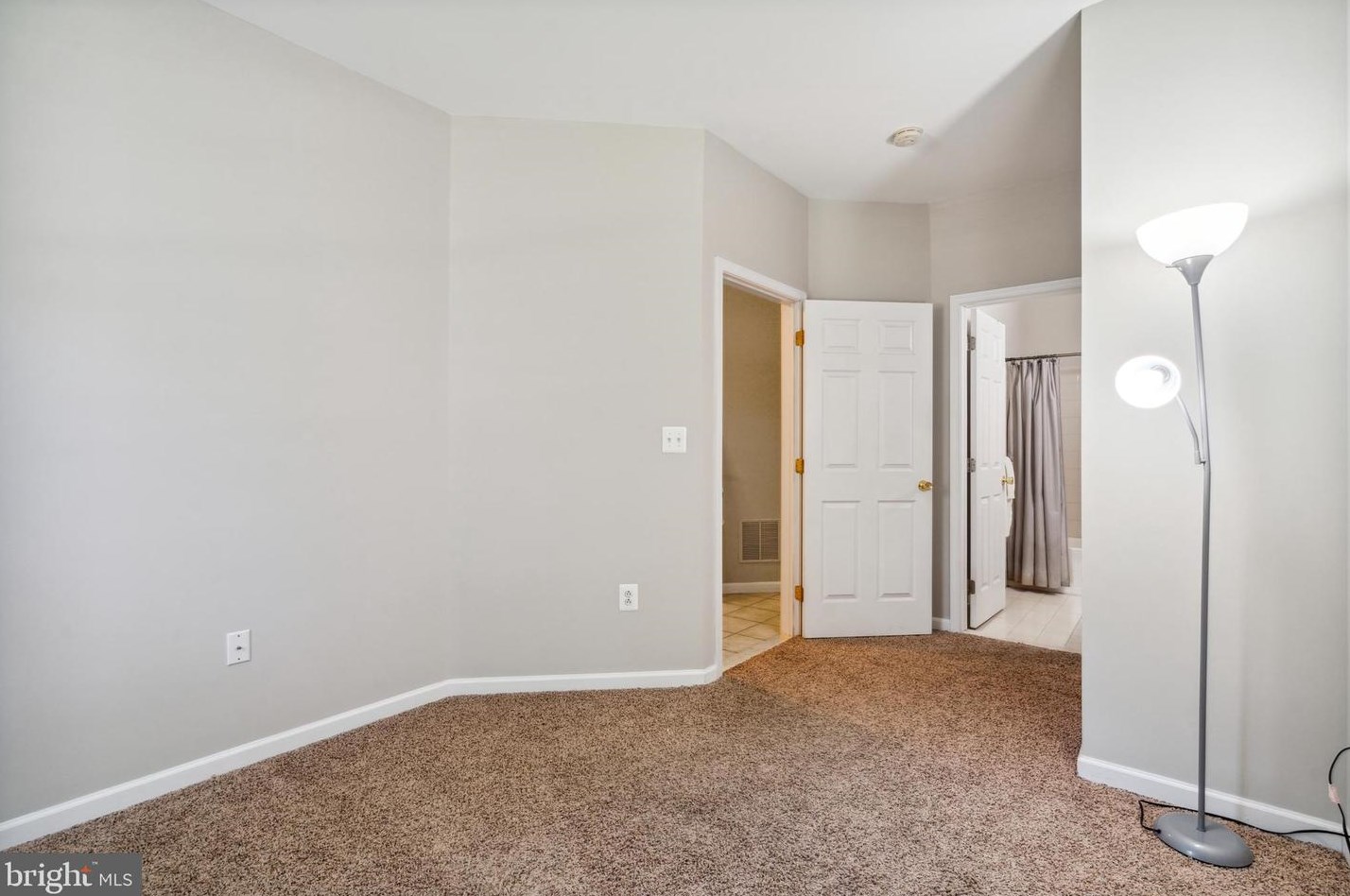 30 Brewerytown Ct, Philadelphia PA 19121-4431 exterior