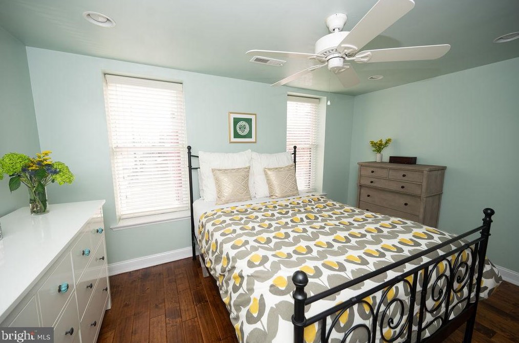 159 Mifflin St, Philadelphia PA 19148-1903 exterior