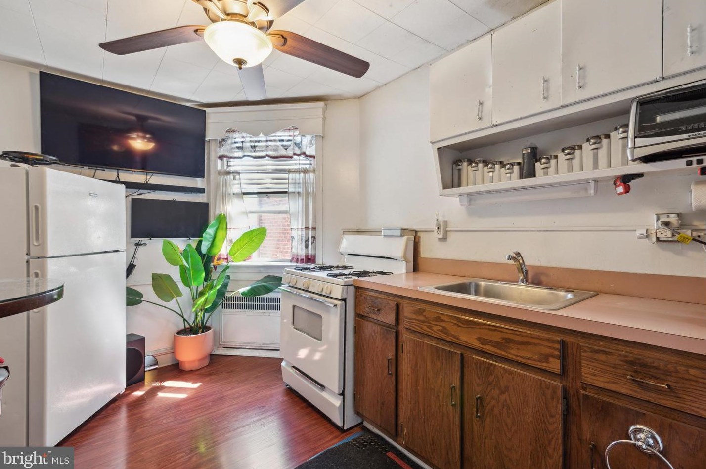 515 Sanger St, Philadelphia PA 19120-1719 exterior