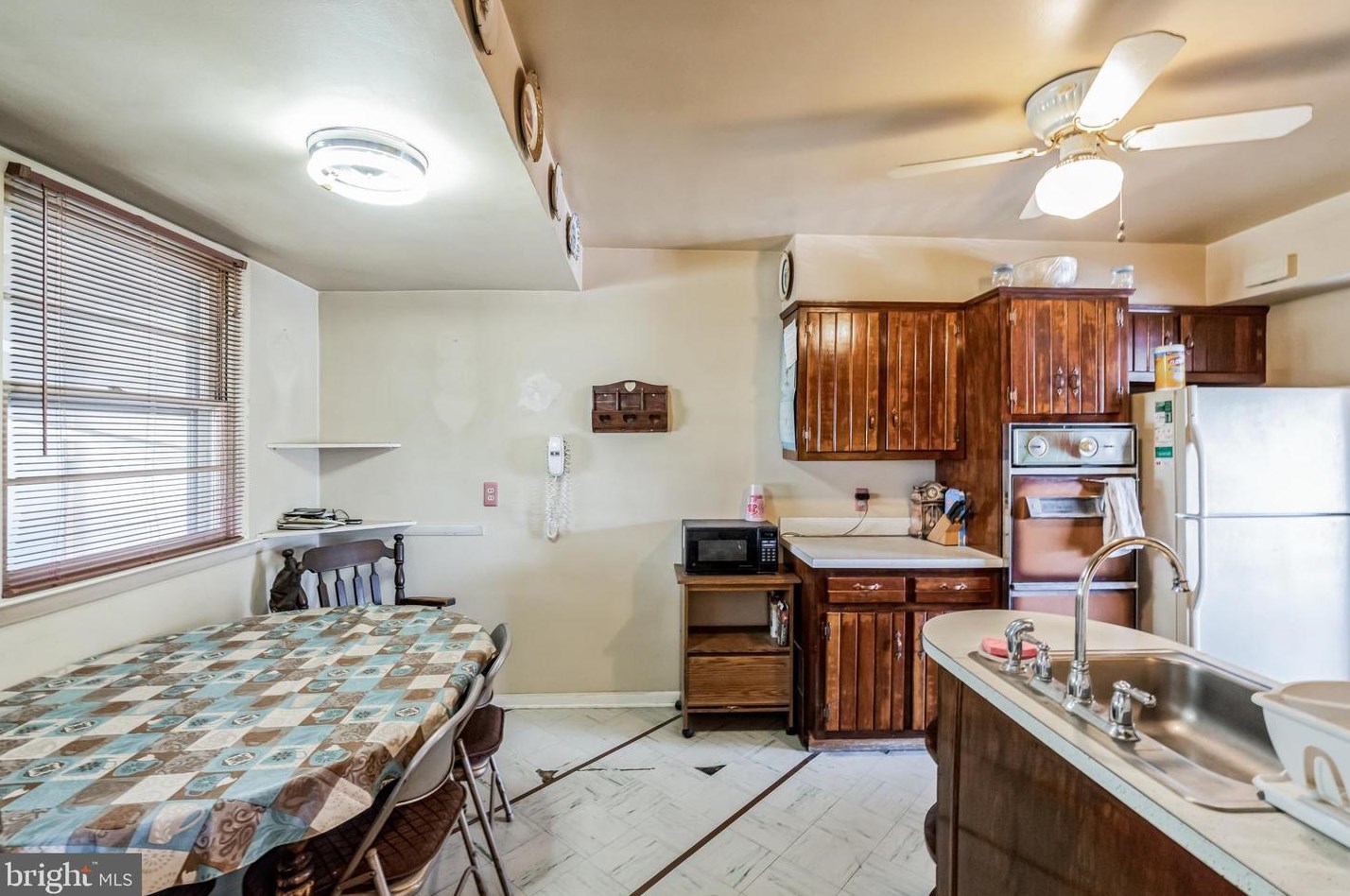 607 Renz St, Philadelphia PA 19128-1419 exterior