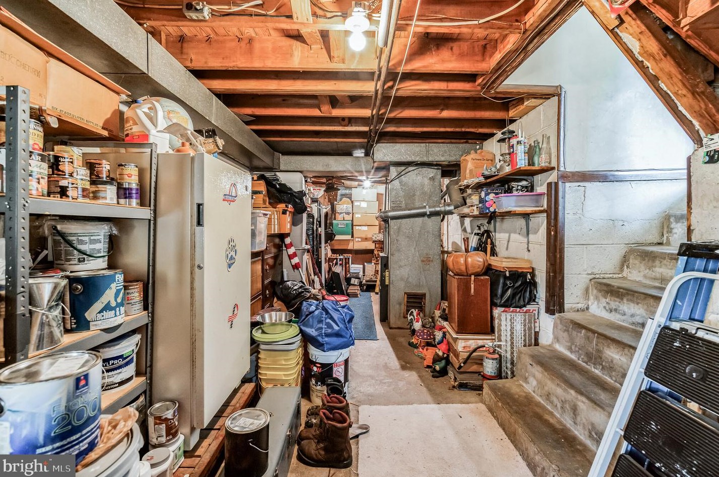 607 Renz St, Philadelphia PA 19128-1419 exterior