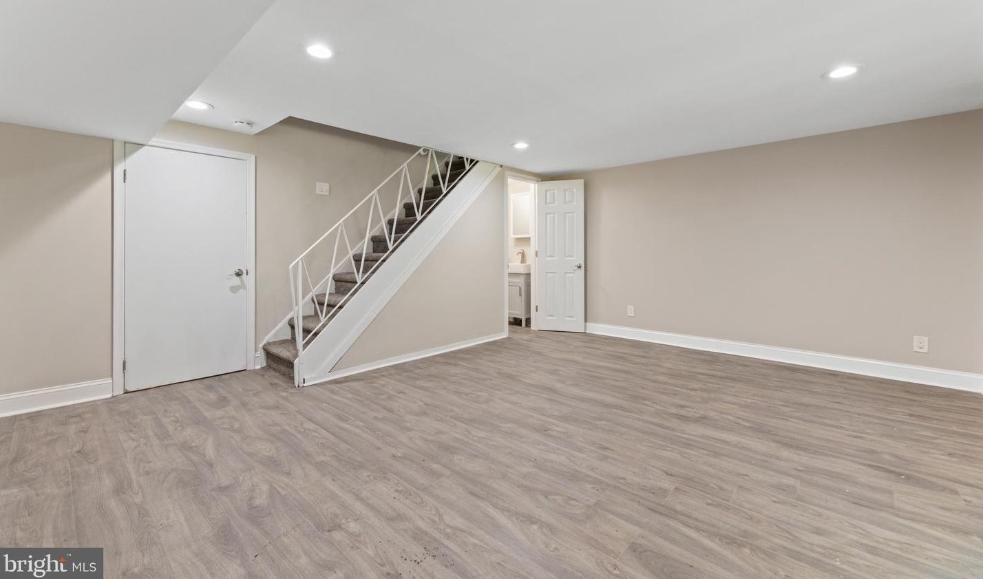 3579 Nottingham Ln, Philadelphia PA 19114-1403 exterior