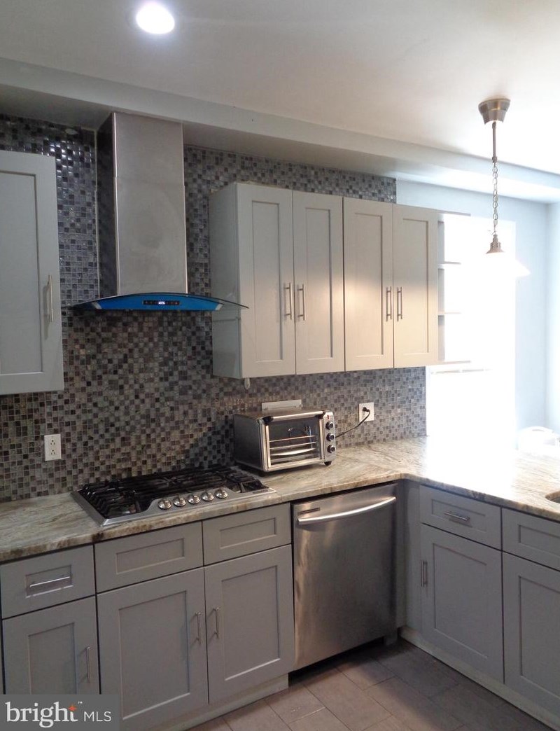 237 Somerville Ave, Philadelphia PA 19120-3223 exterior