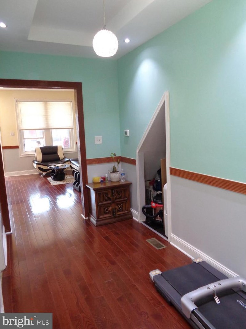 237 Somerville Ave, Philadelphia PA 19120-3223 exterior