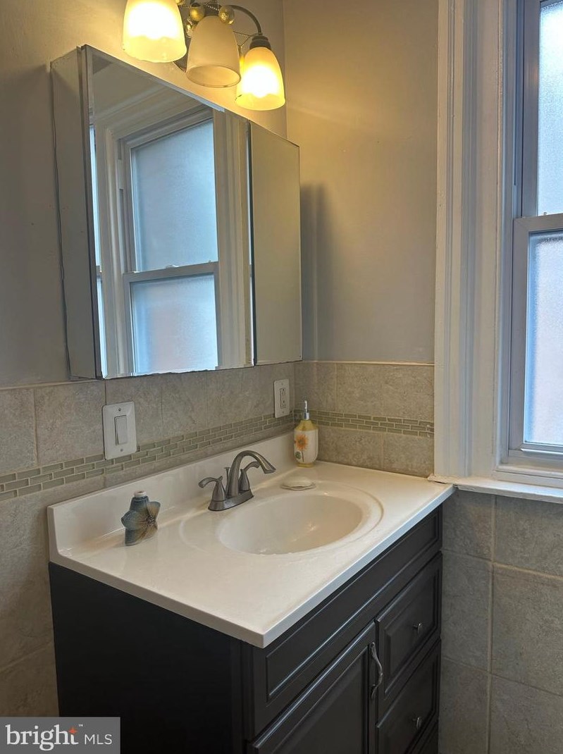4533 Devereaux St, Philadelphia PA  19135-3605 exterior