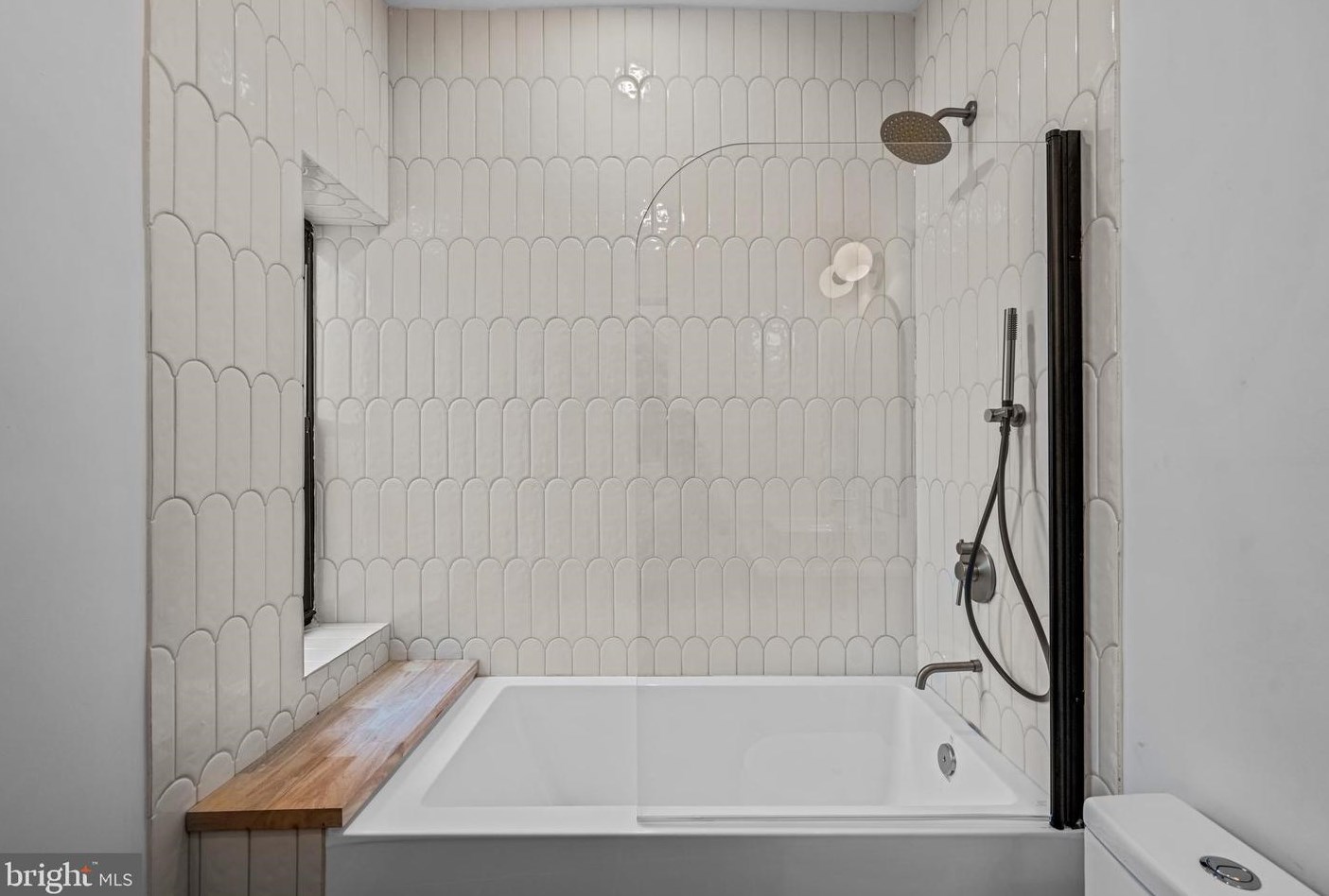 1106 Watkins St, Philadelphia PA  19148-1521 exterior