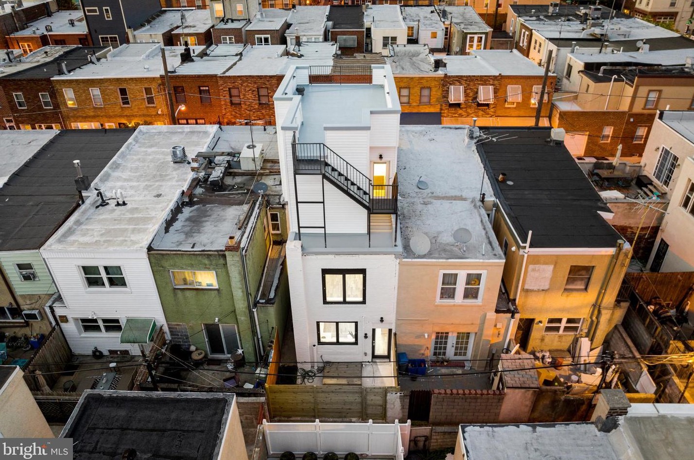 1106 Watkins St, Philadelphia PA  19148-1521 exterior