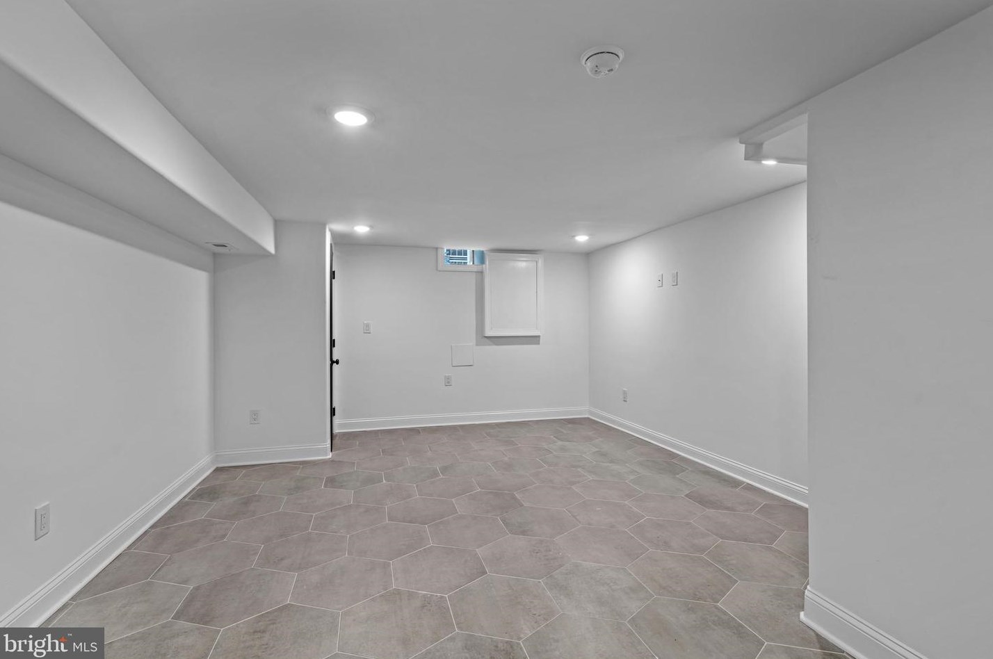 1106 Watkins St, Philadelphia PA  19148-1521 exterior