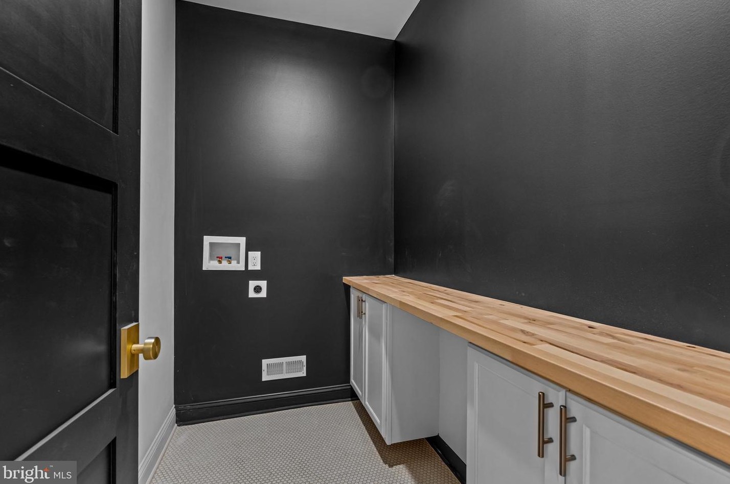 1106 Watkins St, Philadelphia PA  19148-1521 exterior