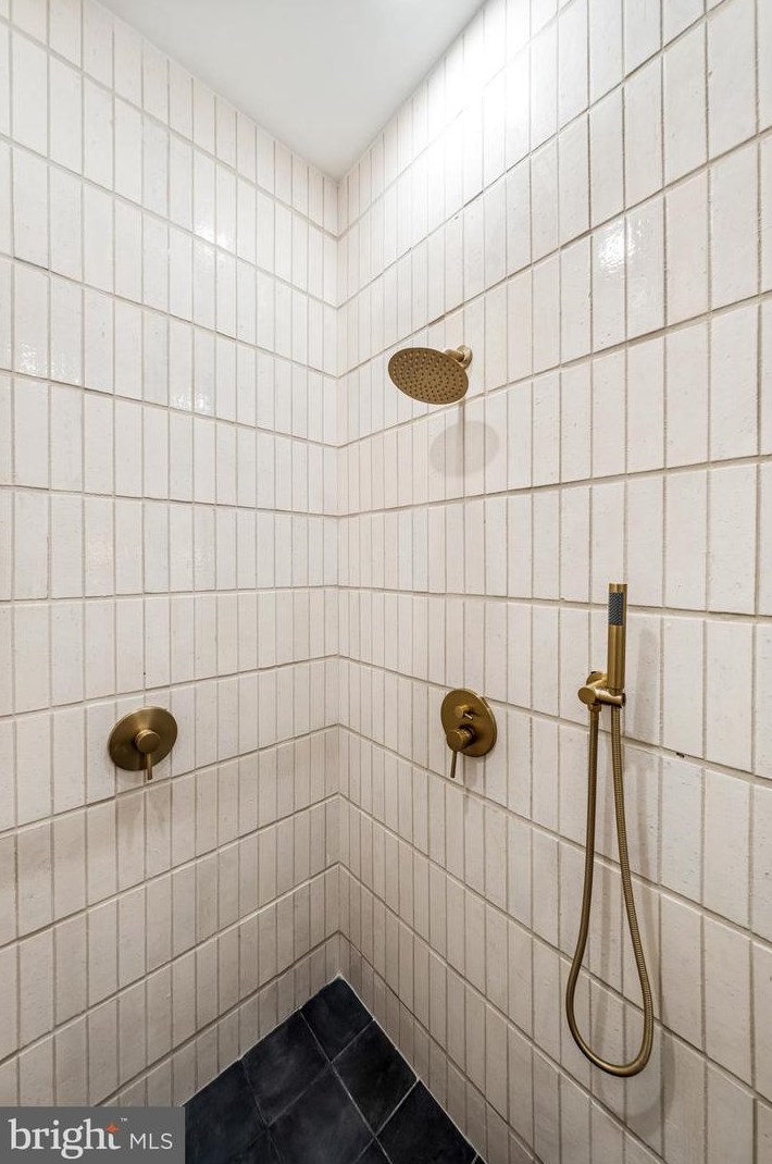 1106 Watkins St, Philadelphia PA  19148-1521 exterior