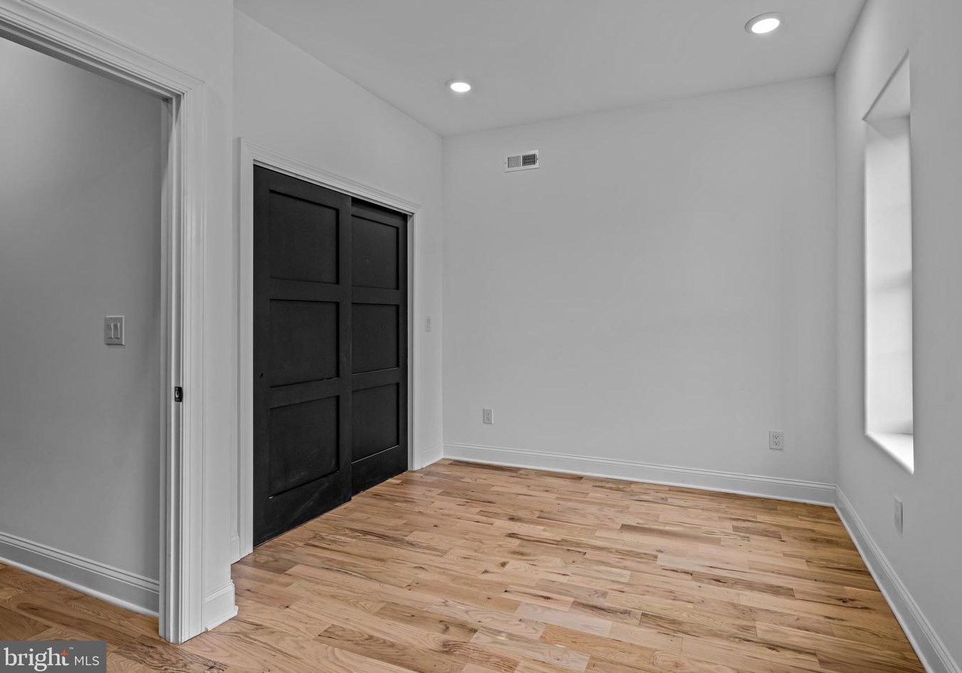 1106 Watkins St, Philadelphia PA  19148-1521 exterior