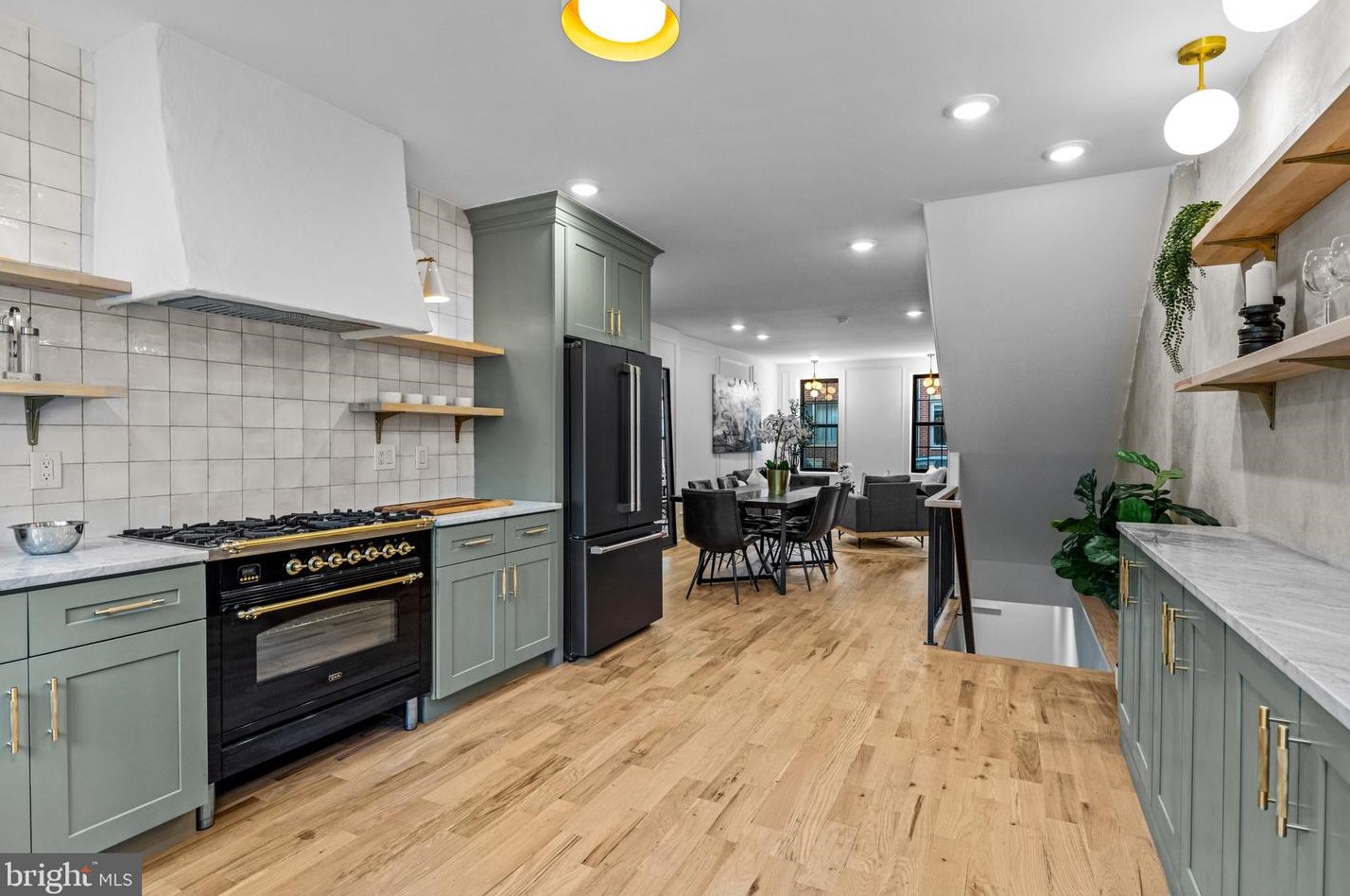 1106 Watkins St, Philadelphia PA  19148-1521 exterior