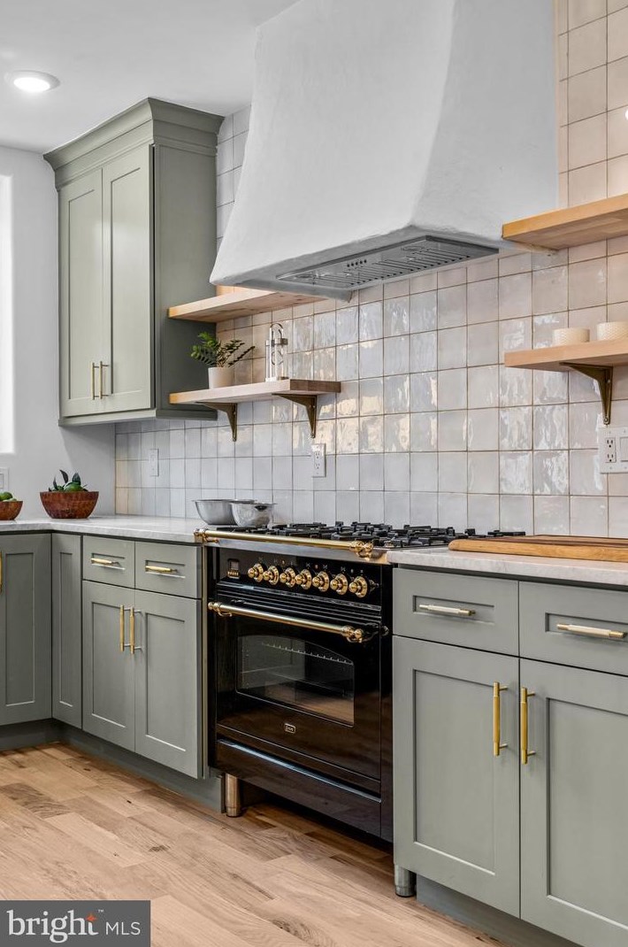 1106 Watkins St, Philadelphia PA  19148-1521 exterior