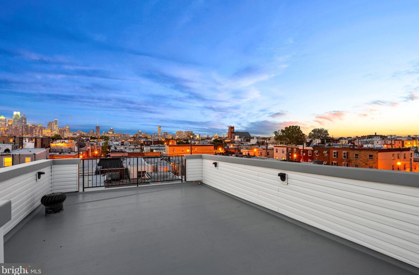 1106 Watkins St, Philadelphia PA  19148-1521 exterior