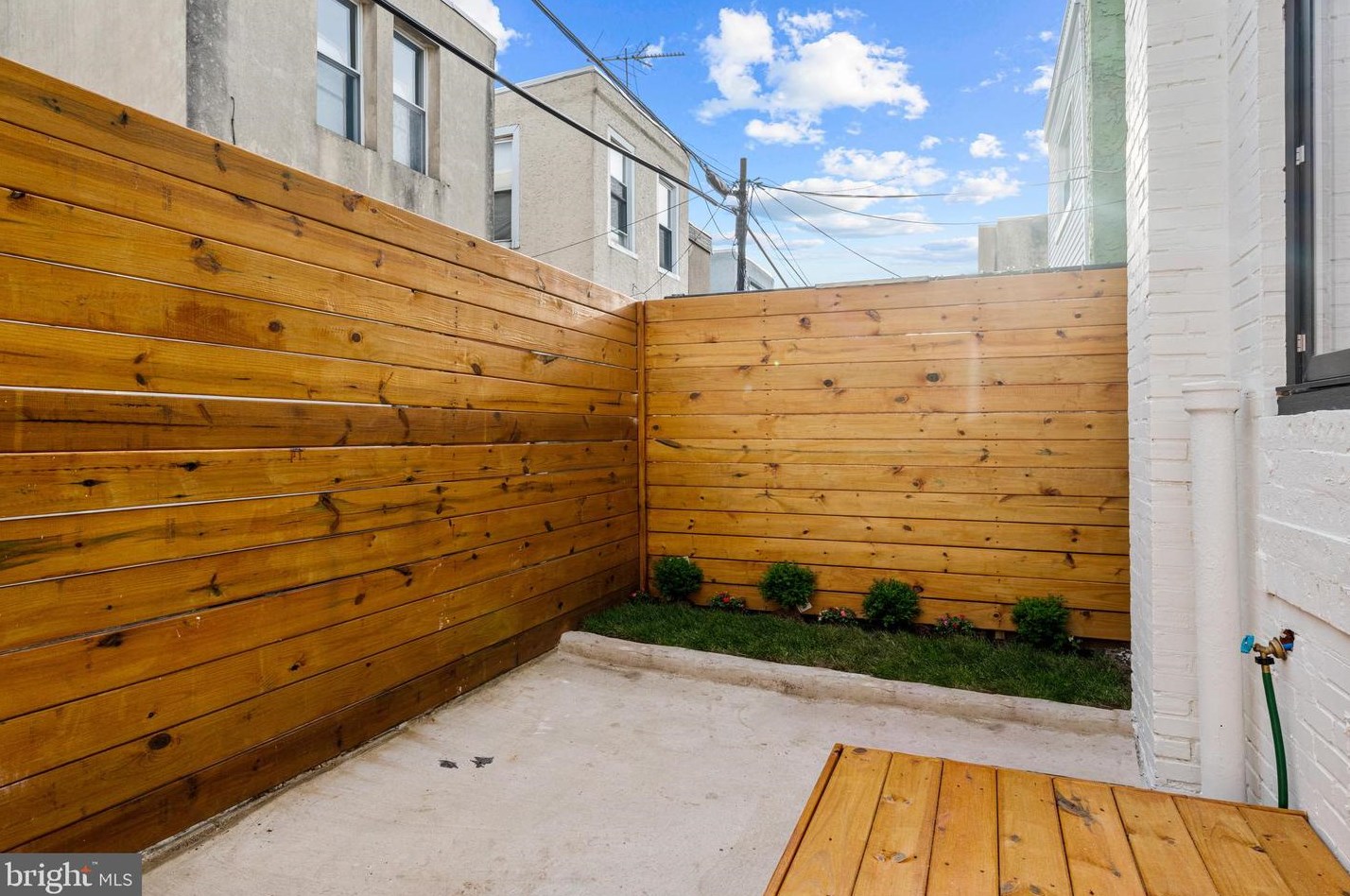 1106 Watkins St, Philadelphia PA  19148-1521 exterior