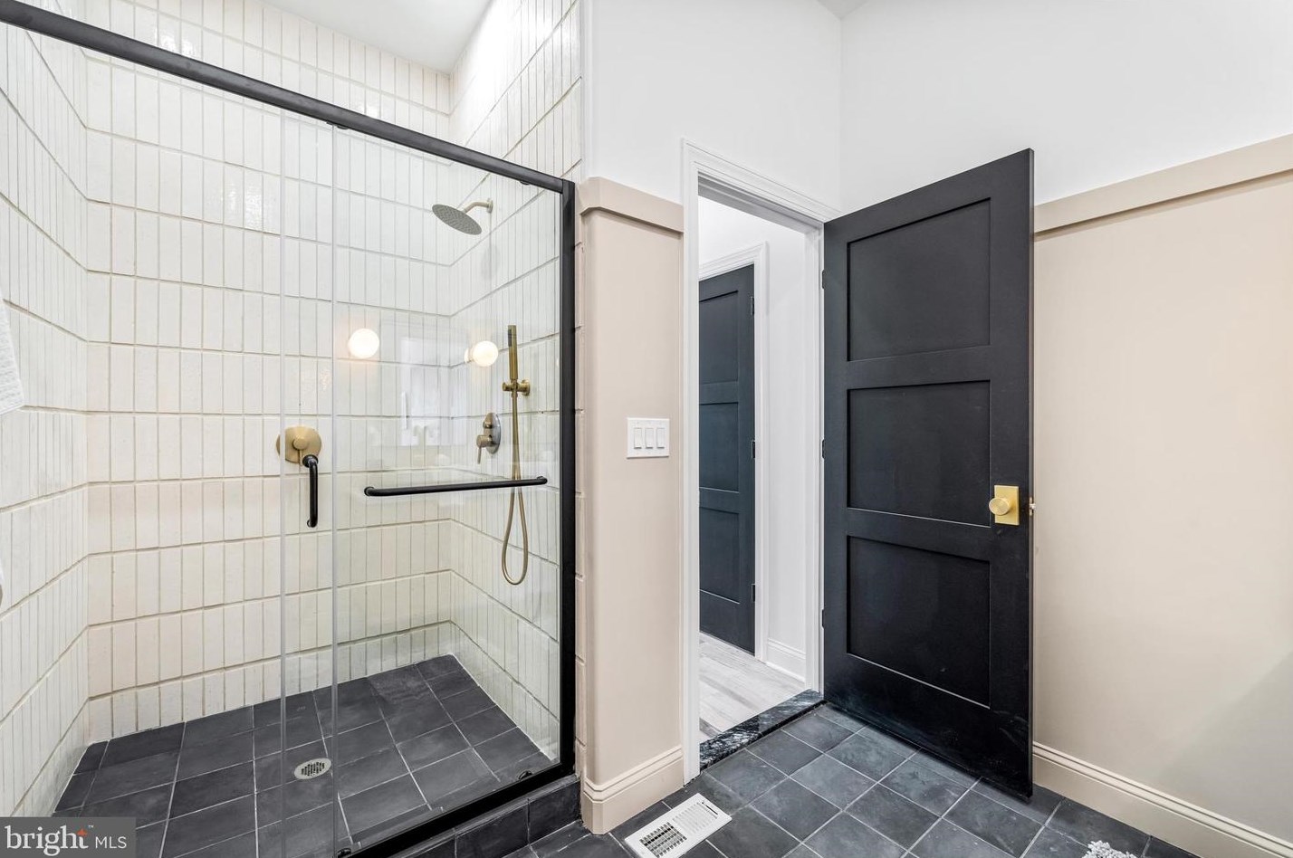 1106 Watkins St, Philadelphia PA  19148-1521 exterior