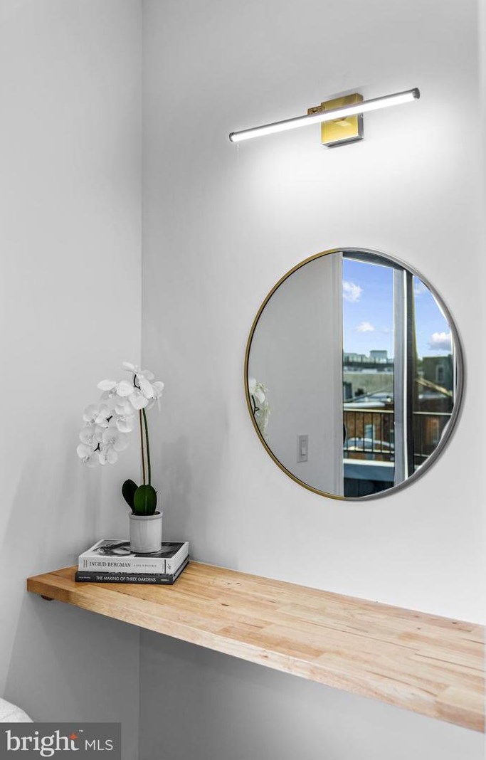 1106 Watkins St, Philadelphia PA  19148-1521 exterior