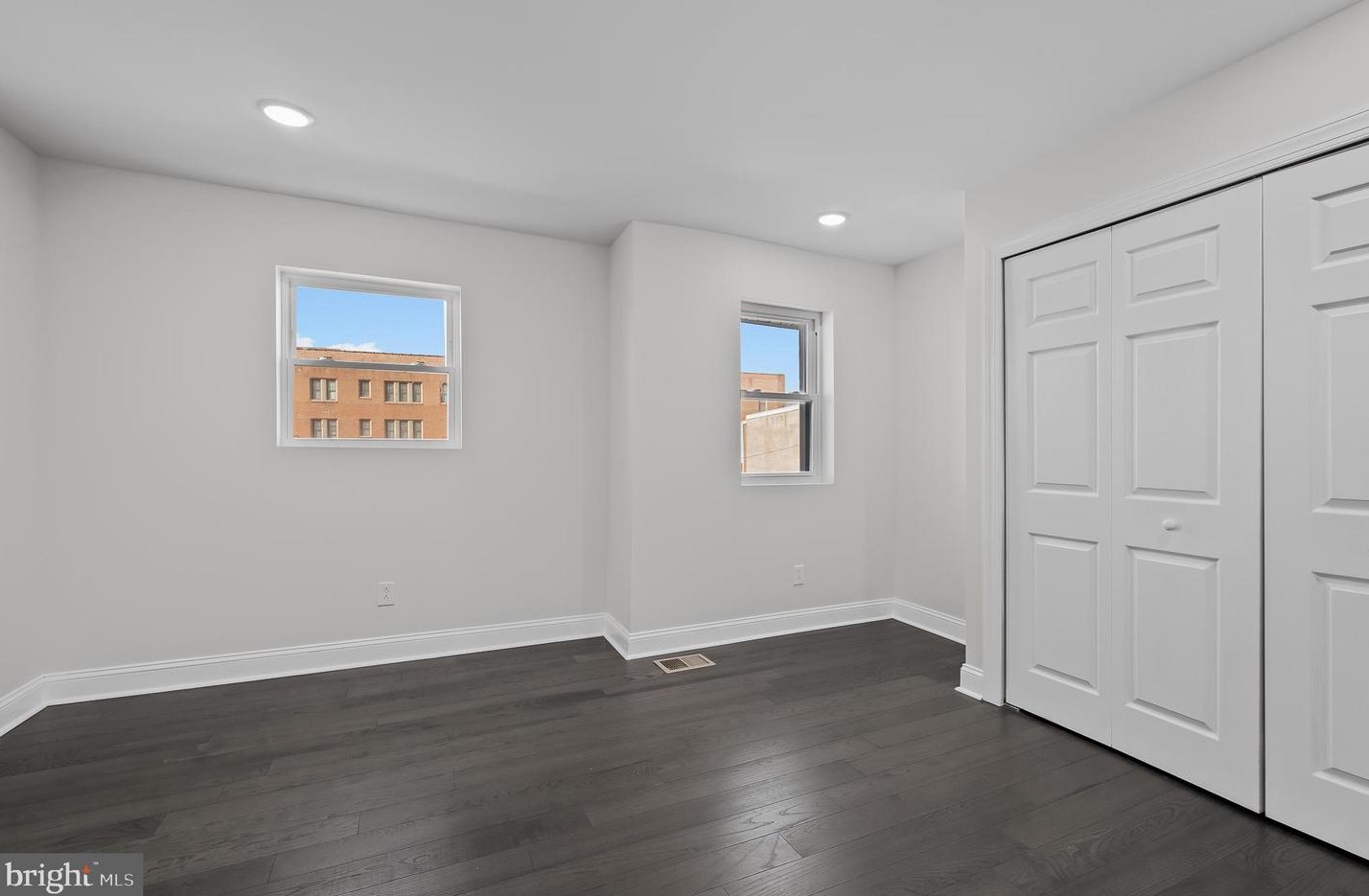 6012 Cedarhurst St, Philadelphia PA  19143-3105 exterior
