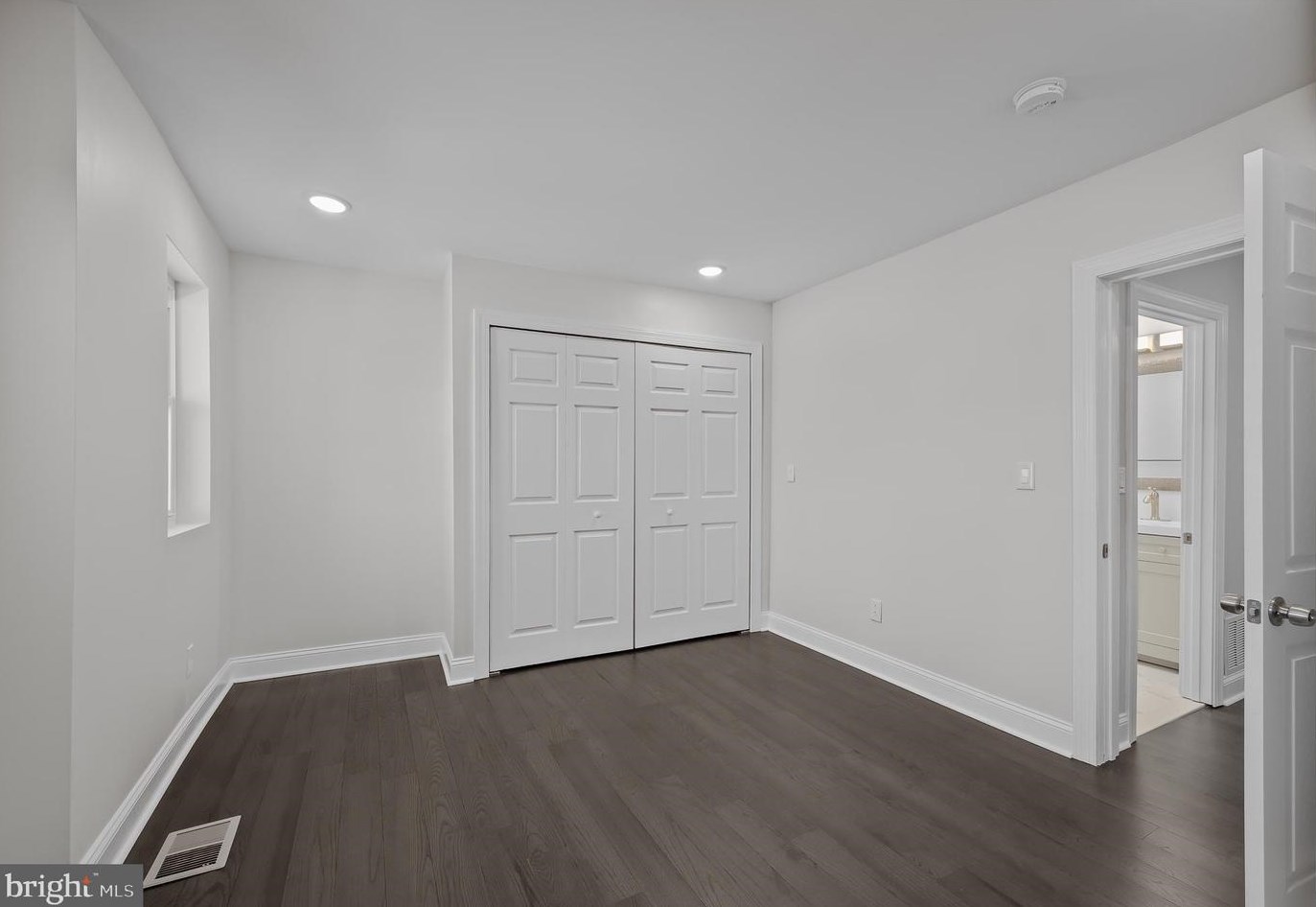 6012 Cedarhurst St, Philadelphia PA  19143-3105 exterior