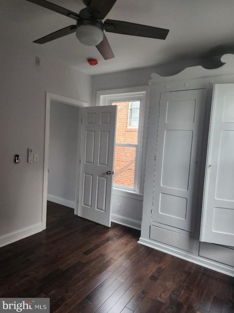 217 Green Ln, Philadelphia PA 19128-4721 exterior